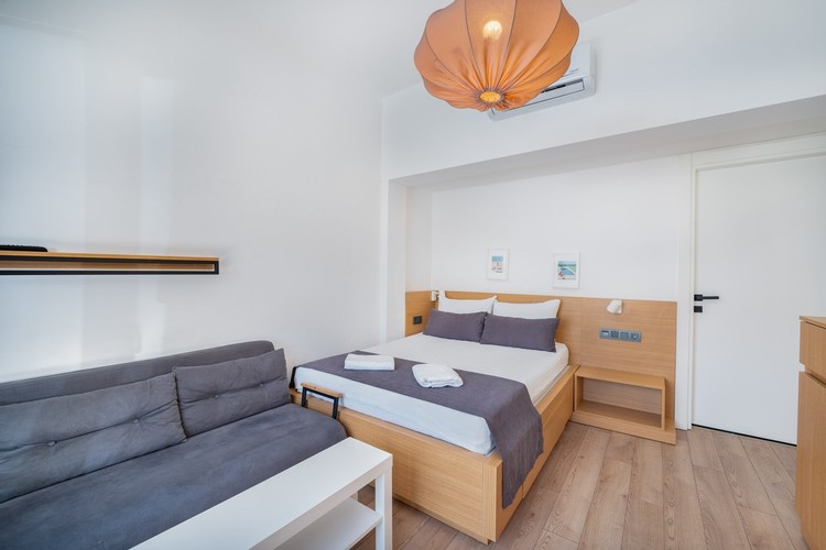 Geniş Çift Kişilik Oda