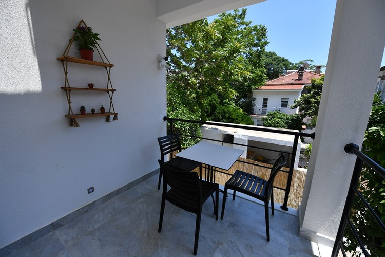 Economy Apart Apartment Room