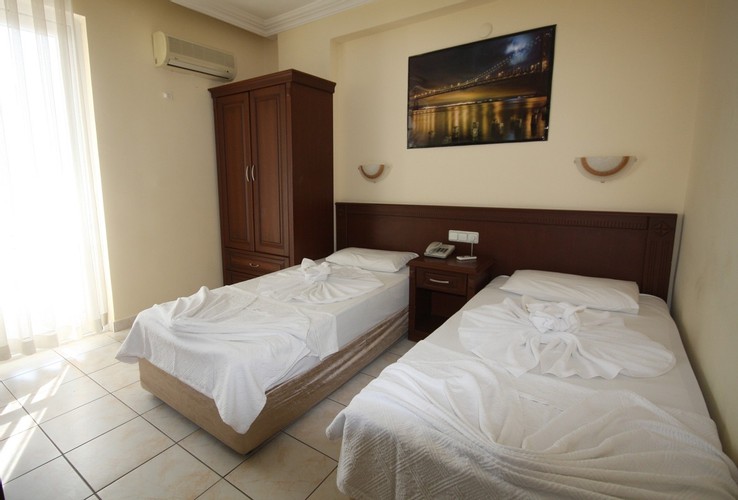 Quadruple Room (4 Person)