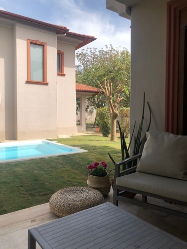 Villa, Havuz Manzaralı