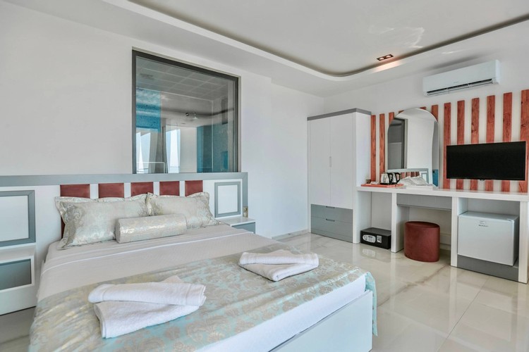 King Suit Oda, Havuz Manzaralı (Jakuzi)