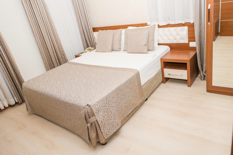 Aile Odası, Kara Manzaralı