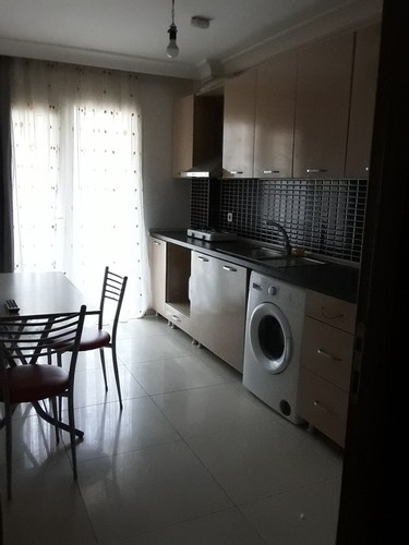 Daire (Balkonlu, Mutfaklı)