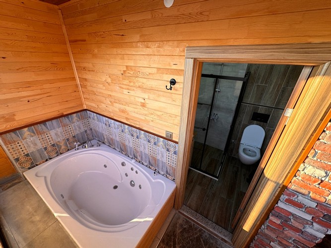 Suite Room (Jacuzzi)