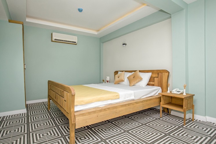 Garden Room, Garden View