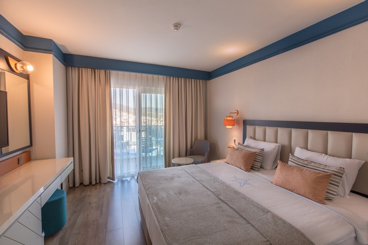 Family Room, Partial Sea View