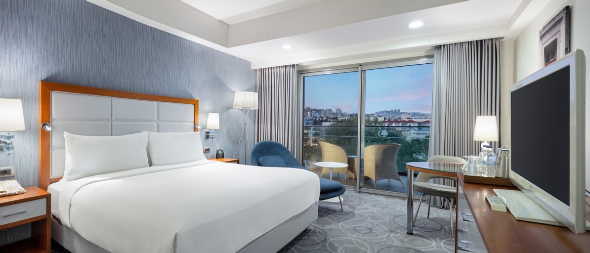 Standard Room, Partial Sea View