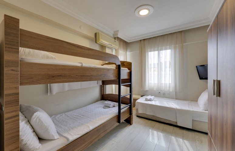 Standard Room (3 Person, Balcony)