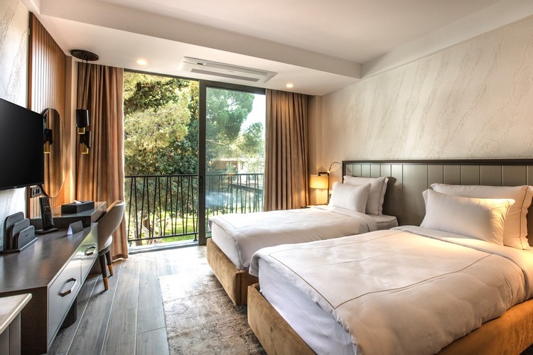 Deluxe Oda, Bahçe Manzaralı (Balkonlu)