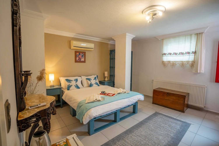 Bahçeli Oda, Avlu Manzaralı