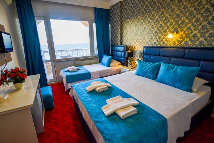 Standart Oda, Havuz Manzaralı (3 Kişilik)