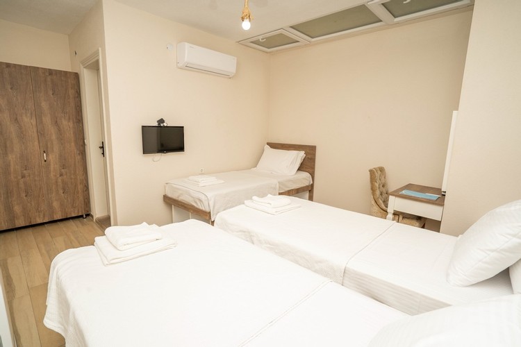 Family Room (3 Person)