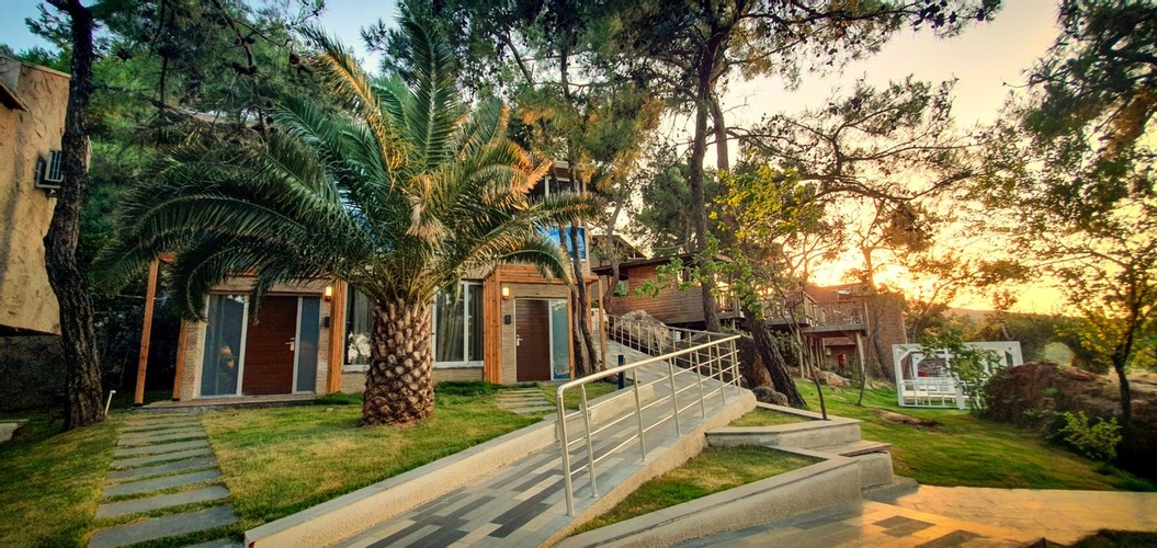 Bahçeli Oda, Bahçe Manzaralı