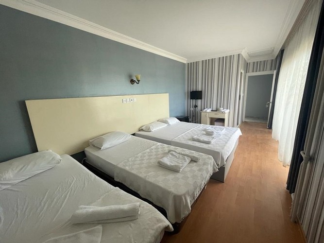 Standard Room (4 Person)