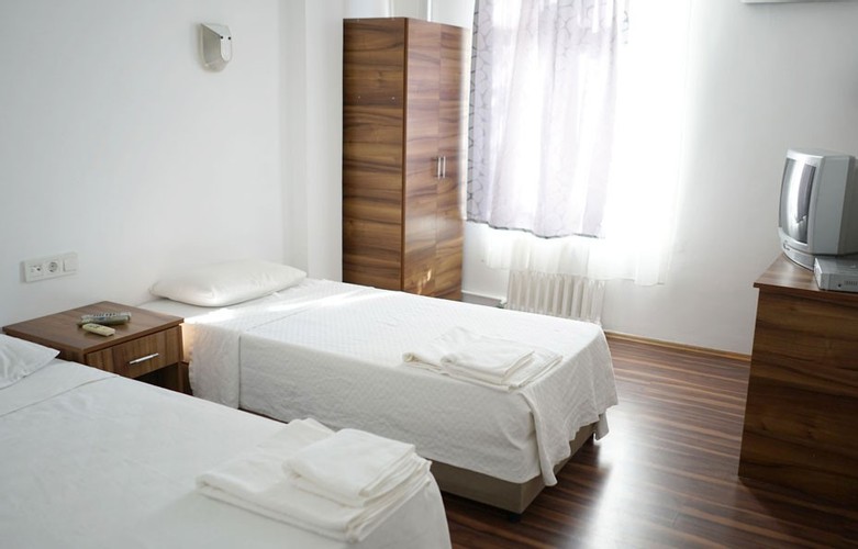 Standart Oda, Kara Manzaralı