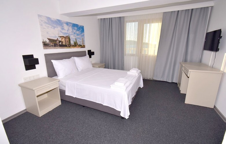 Superior Oda, Kara Manzaralı