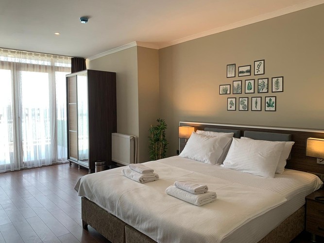 Teras Oda, Havuz Manzaralı (Teraslı)