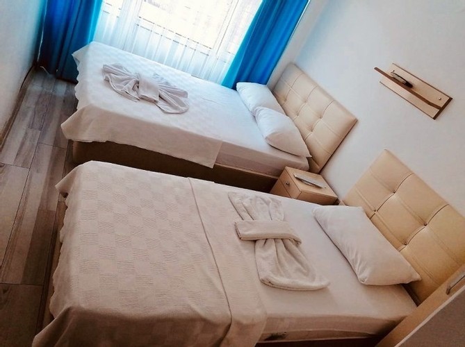 Balkonlu Oda (Balkonlu)