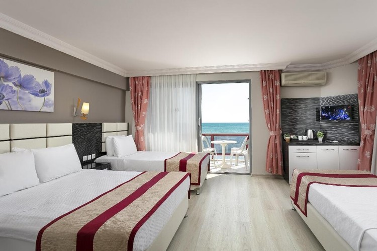 Superior Oda, Kara Manzaralı