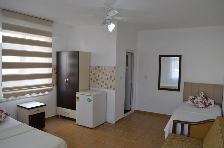 Balkonlu Oda (3 Kişilik, Balkonlu)