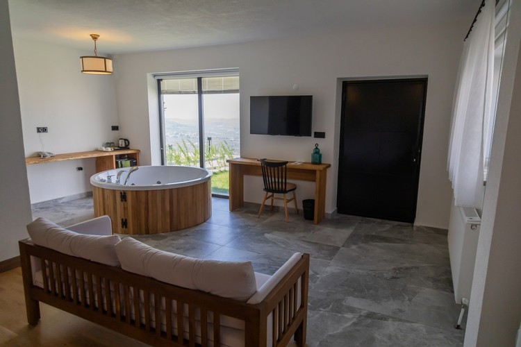 Junior Suit Oda, Bahçe Manzaralı (Jakuzi)