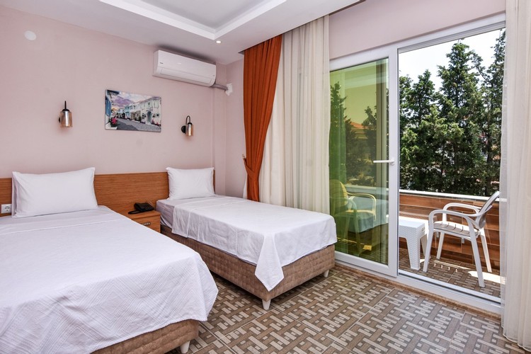 Deluxe Iki Ayrı Yataklı Oda