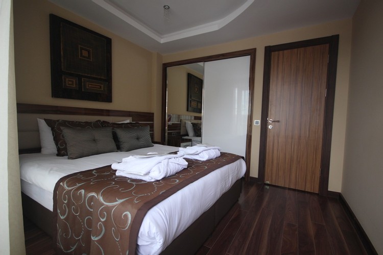 Suit Oda, Bahçe Manzaralı