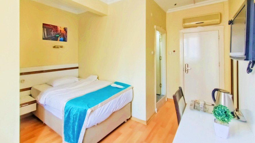 Standard Room (1 Person)