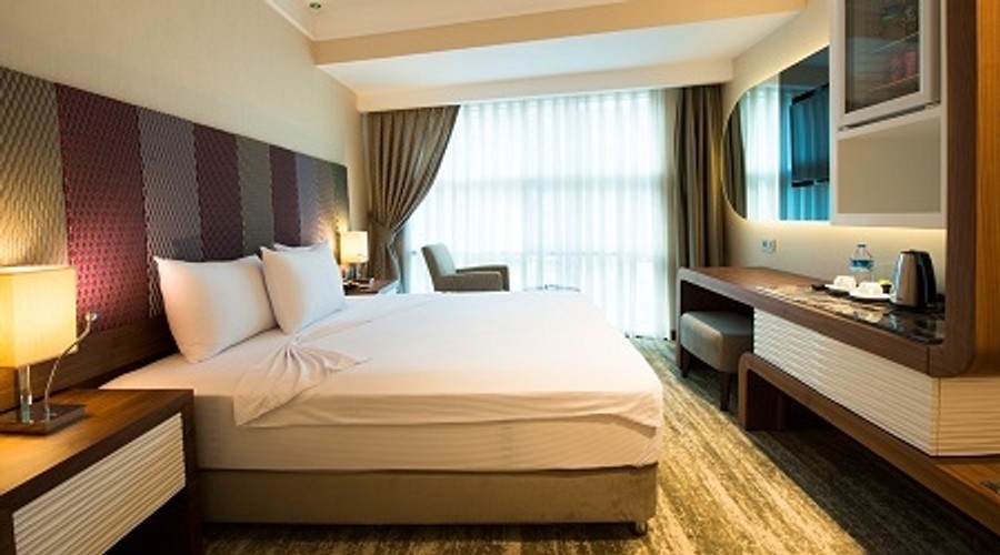 Basic Room, Street View