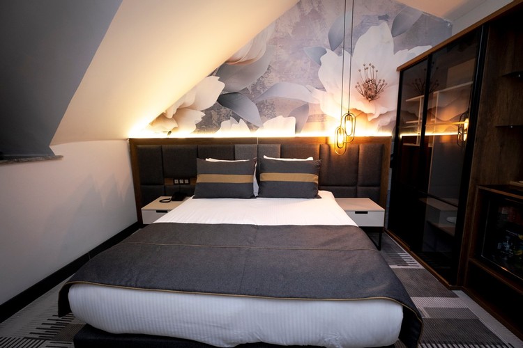 Romantik Antique Oda