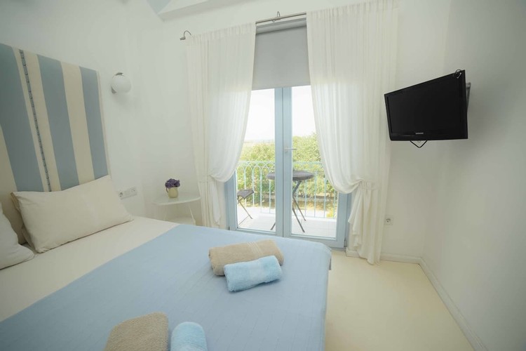 Deluxe Room, Partial Sea View