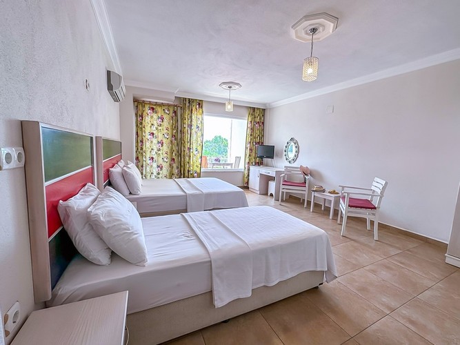 Standart Oda, Deniz Manzaralı (3 Kişilik, Balkonlu)