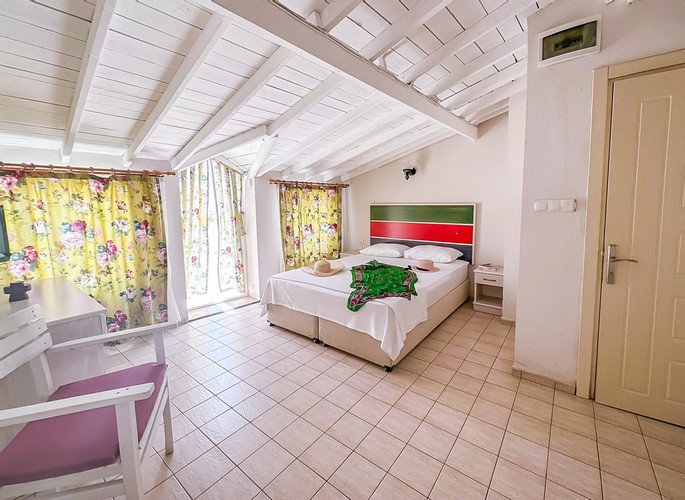 Suit Oda, Deniz Manzaralı (Balkonlu)