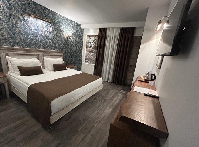 Superior Room, Land View