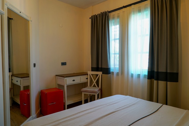 Hamamli Oda Bahçe Manzarali