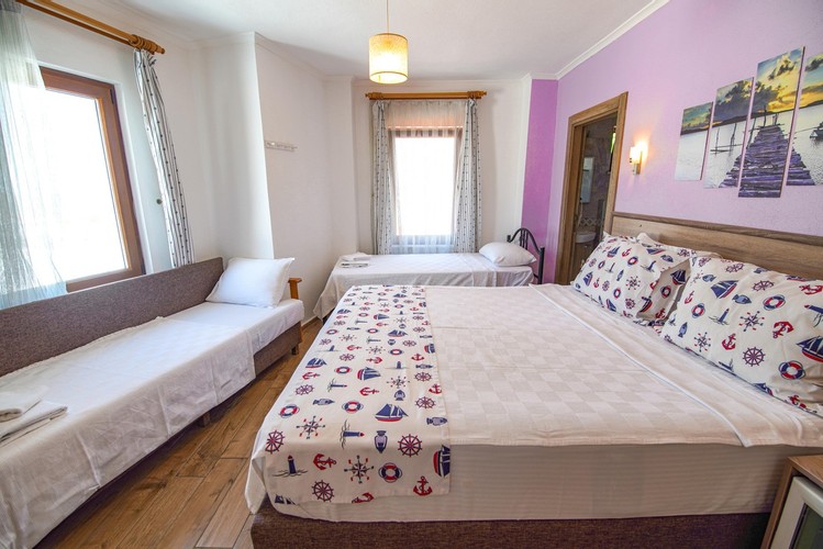 Aile Superior Odası (4 Kişilik)