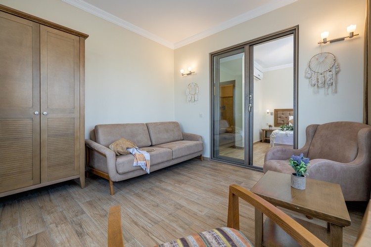 Suit Oda (3 Kişilik)