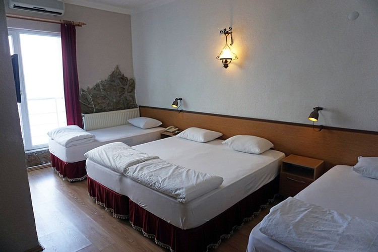 Standard Room (4 Person)