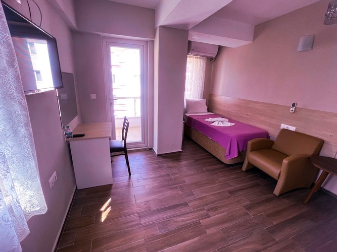 Standard Room (1 Person)