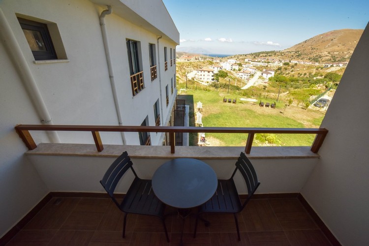 Has Balcony Room (3 Person, Balcony)