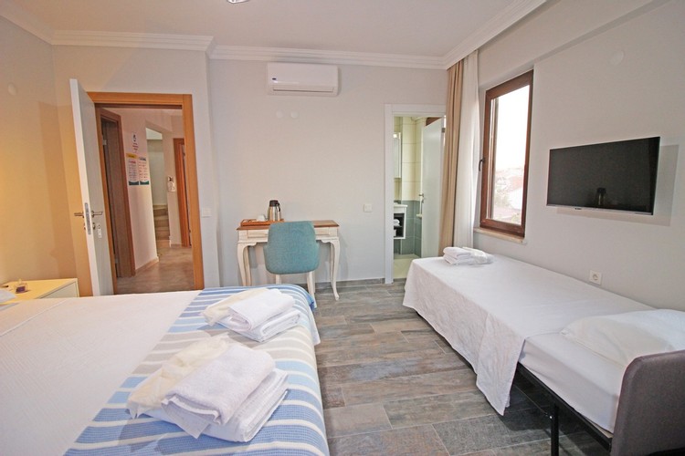 Standart Oda, Kısmi Deniz Manzaralı (3 Kişilik)