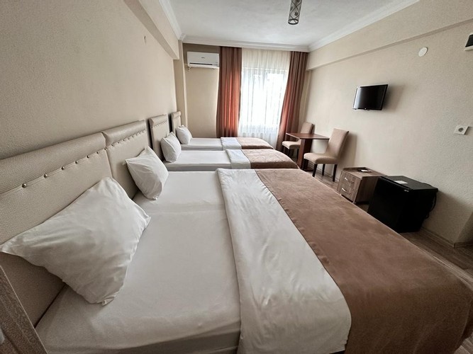 Standard Room (4 Person)