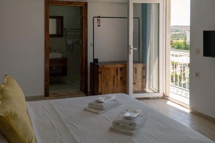 Deluxe Room, Garden View (Balcony)
