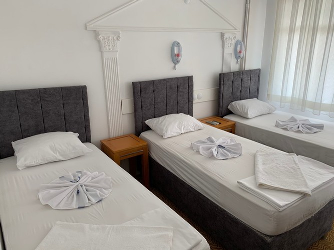 Aile Odası, Bahçe Manzaralı