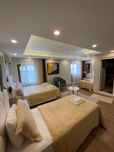 Standard Room (4 Person)