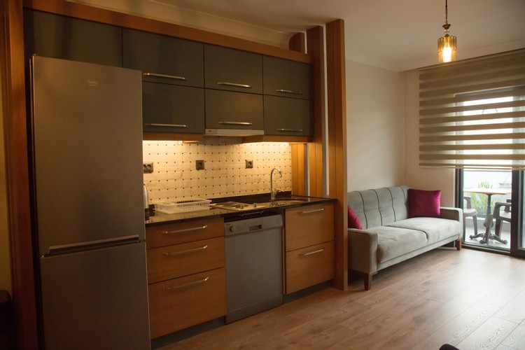 Suit Oda, Kara Manzaralı