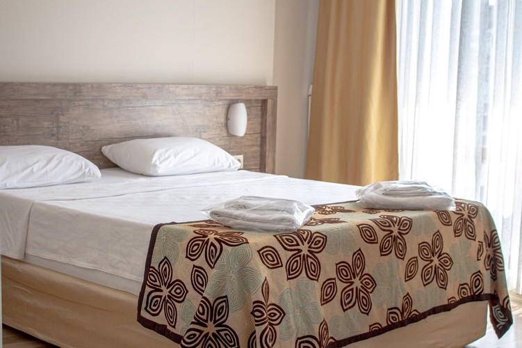 Standart Oda, Kısmi Deniz Manzaralı (3 Kişilik, Balkonsuz)