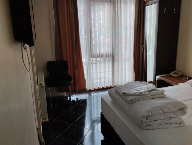 Single Room (1 Person)