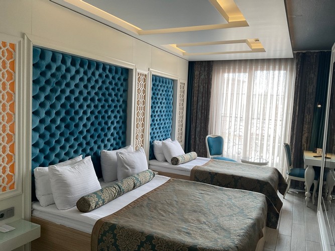 Aile Iki Ayrı Yataklı Odası