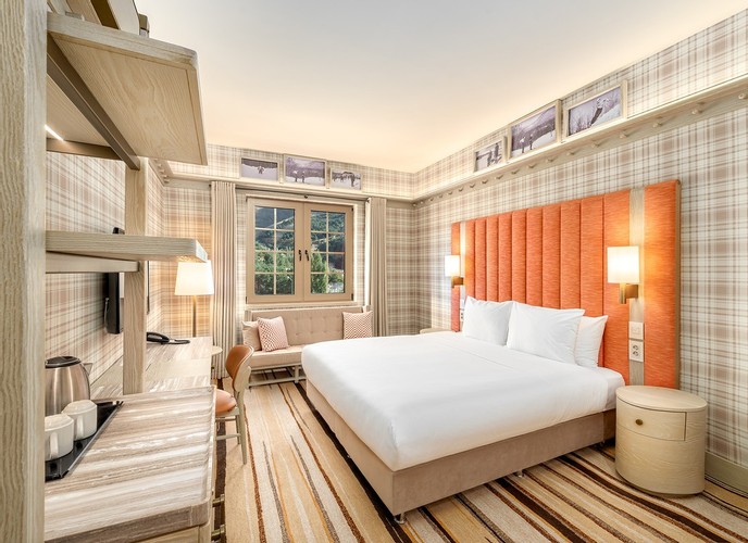 Deluxe Queen Room